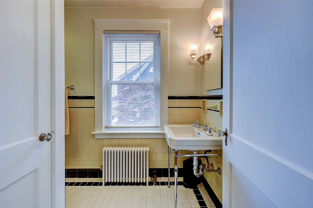 93 Lyndon Road Cranston, RI 02905 - Photo 31 of 47 Gallery Image 31