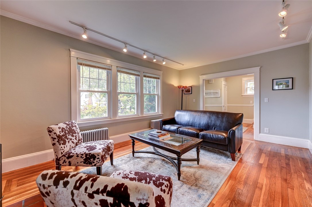 93 Lyndon Road Cranston, RI 02905 - Photo 8 of 47 Gallery Image 8