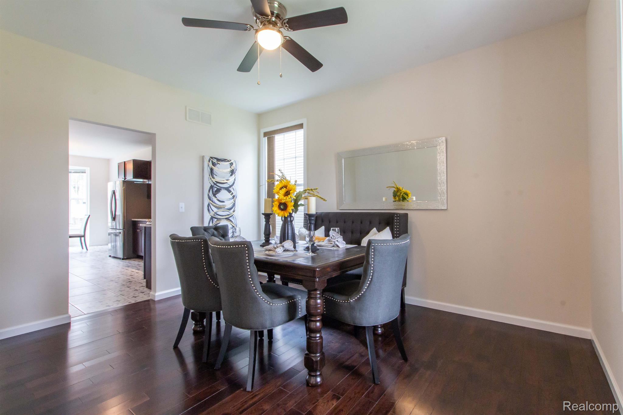2606 Maplecrest Road Sterling Heights, MI 48310 - Photo 9 of 57 Dining room