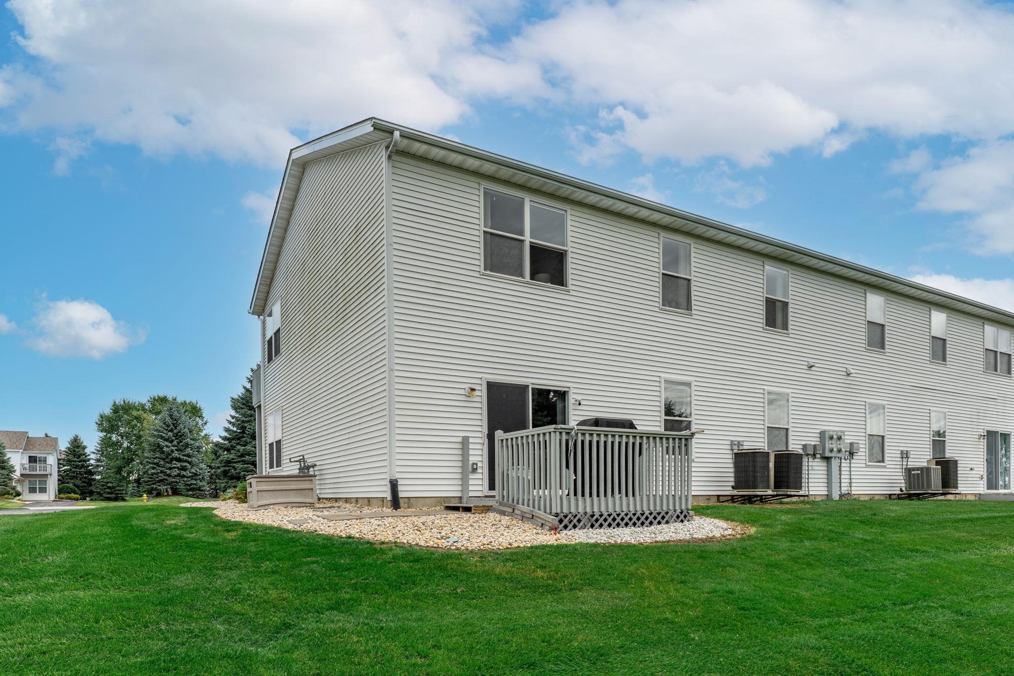 10138 Monarch Road, Unit 3 Roscoe, IL 61073 - Photo 17 of 18 Gallery Image 17