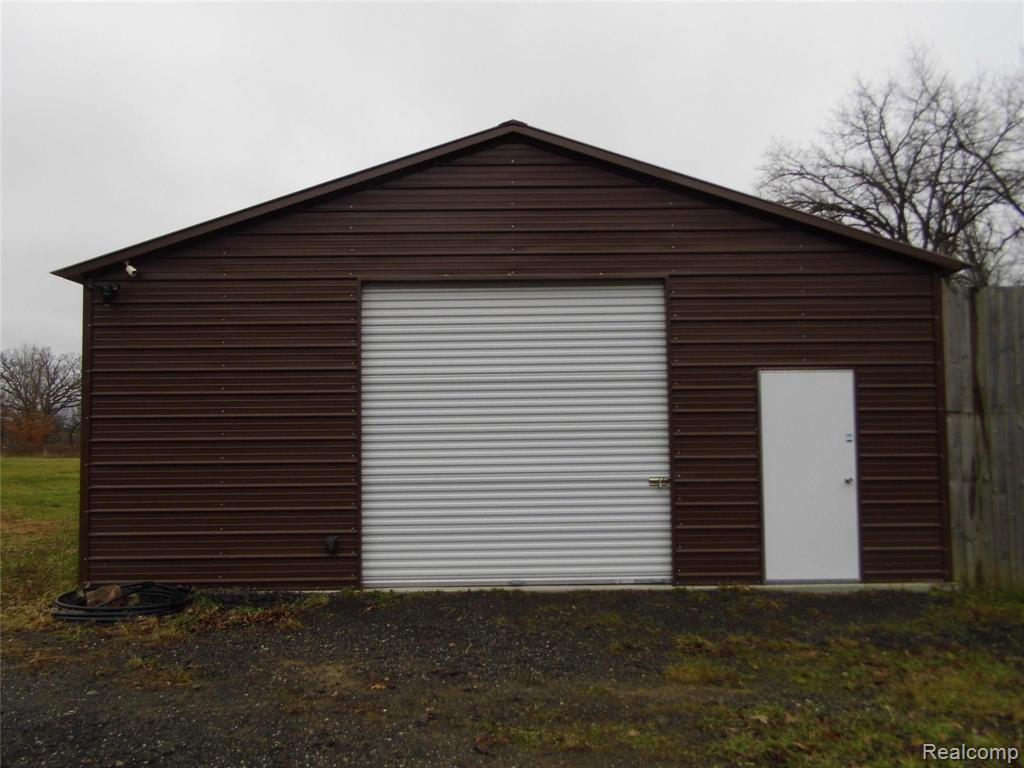 1900 South Bull Run Road Fowlerville, MI 48836 - Photo 2 of 9 Gallery Image 2