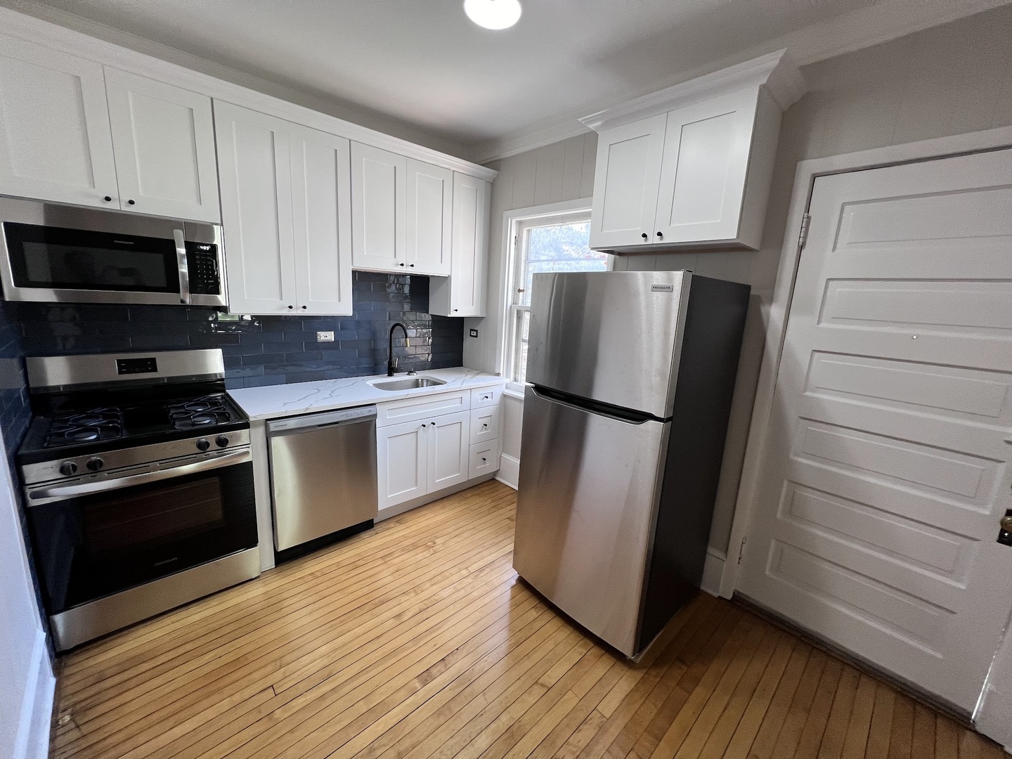 517 Hamilton Street, Unit 1 Evanston, IL 60202 - Photo 3 of 15