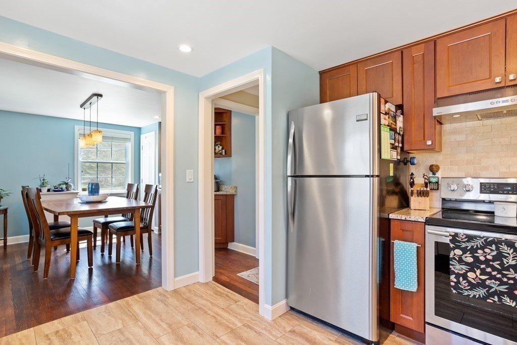 77 Orchard Road Billerica, MA 01821 - Photo 5 of 35 Gallery Image 5