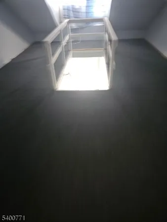 a view of empty room with window