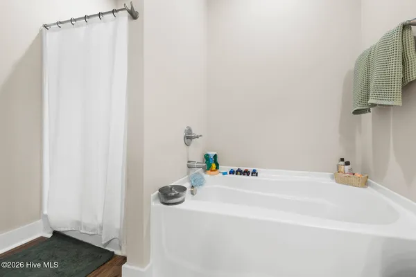 $2,100 | 306 East Theriault Court, Jacksonville, NC 28540