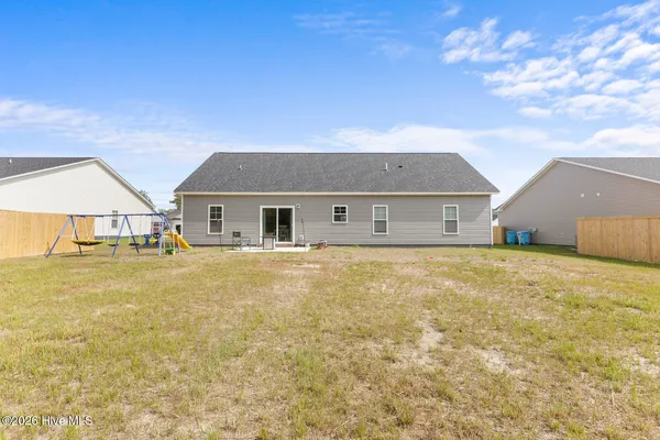 $2,100 | 306 East Theriault Court, Jacksonville, NC 28540