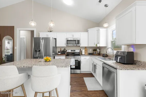 $2,100 | 306 East Theriault Court, Jacksonville, NC 28540