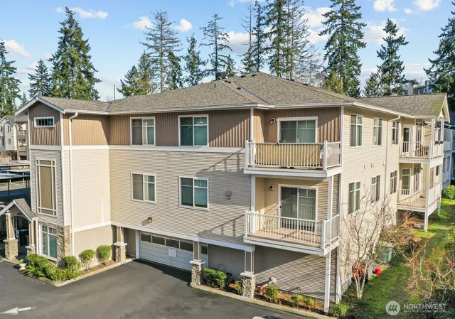 $419,000 | 20028 15th Avenue Northeast, Unit 105, Shoreline, WA 98155