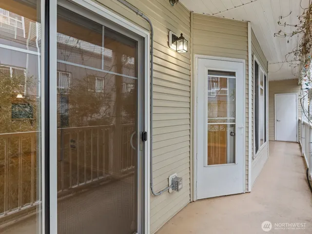 $419,000 | 20028 15th Avenue Northeast, Unit 105, Shoreline, WA 98155