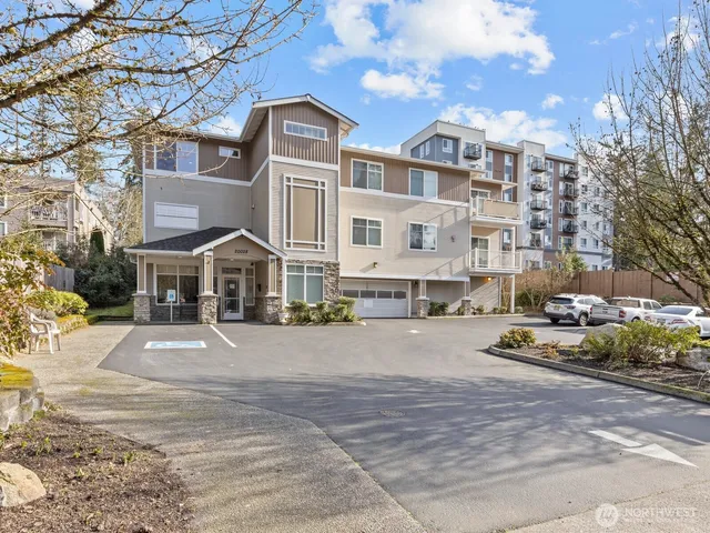 $419,000 | 20028 15th Avenue Northeast, Unit 105, Shoreline, WA 98155