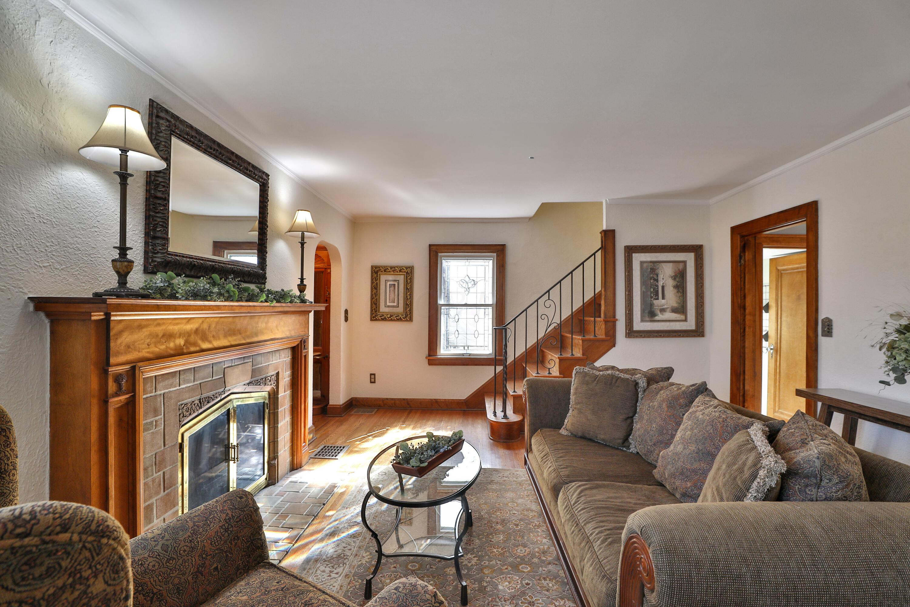 205 Aldrich Road Columbus, OH 43214 - Photo 9 of 77 205-Aldrich-09