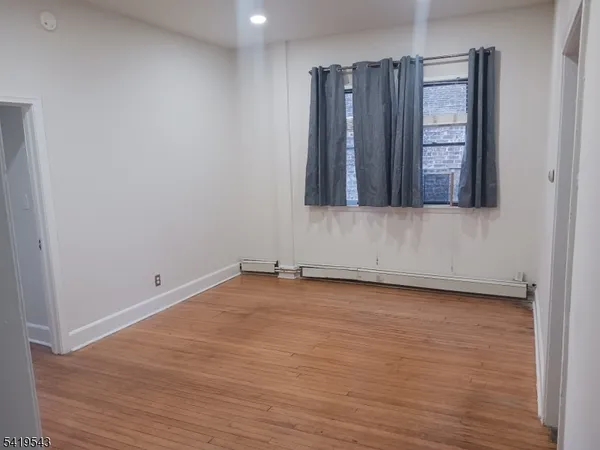 $2,000 | 83 North Willow Street, Unit 2C, Montclair, NJ 07042