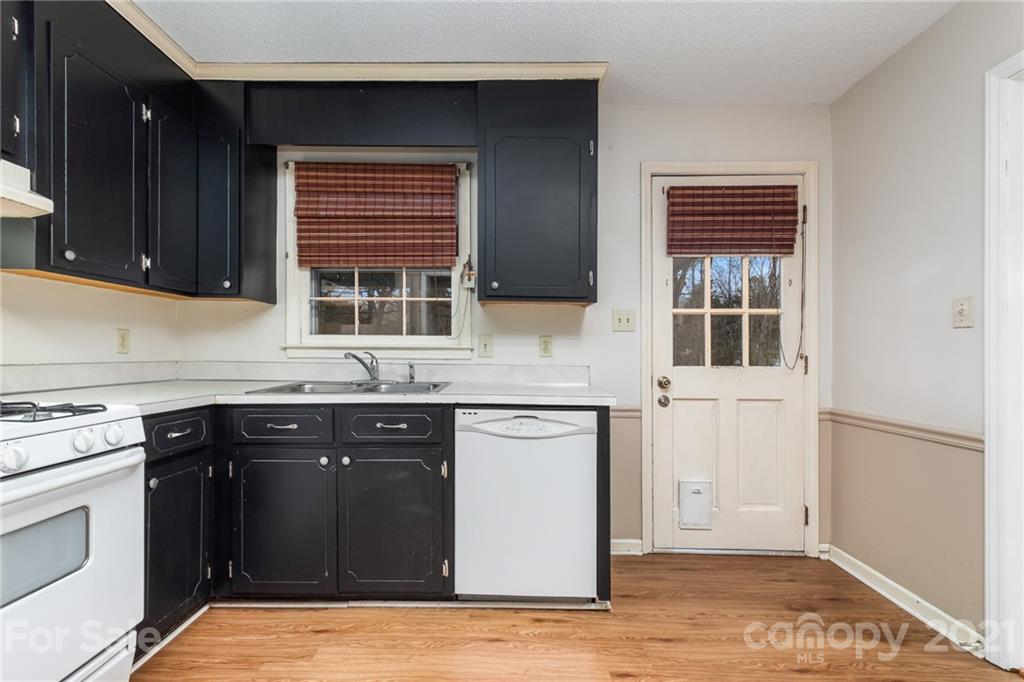 7609 Davis Road Mint Hill, NC 28227 - Photo 6 of 17 Gallery Image 6