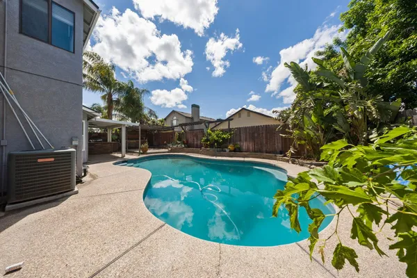 $585,000 | 1071 Winters Drive, Manteca, CA 95337