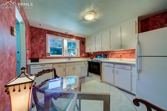 2453 Paseo Road Colorado Springs, CO 80907 - Photo 6 of 20