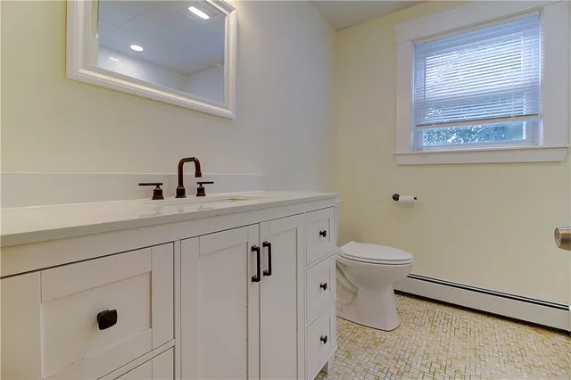 $2,000 | 650 Grove Street, Unit 1, Woonsocket, RI 02895