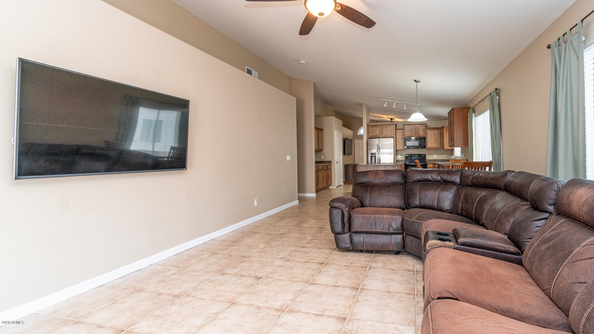 2802 West Grenadine Road Phoenix, AZ 85041 - Photo 19 of 30 2802 W Grenadine Rd-14