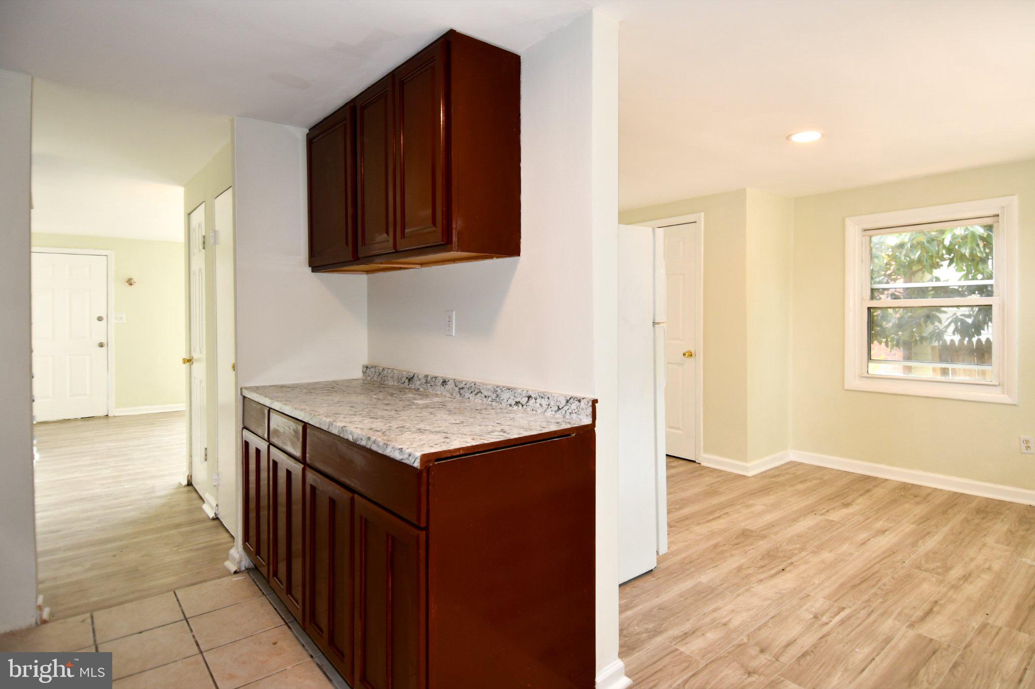 7768 Burnside Road Landover, MD 20785 - Photo 10 of 27 Bright and inviting open space.