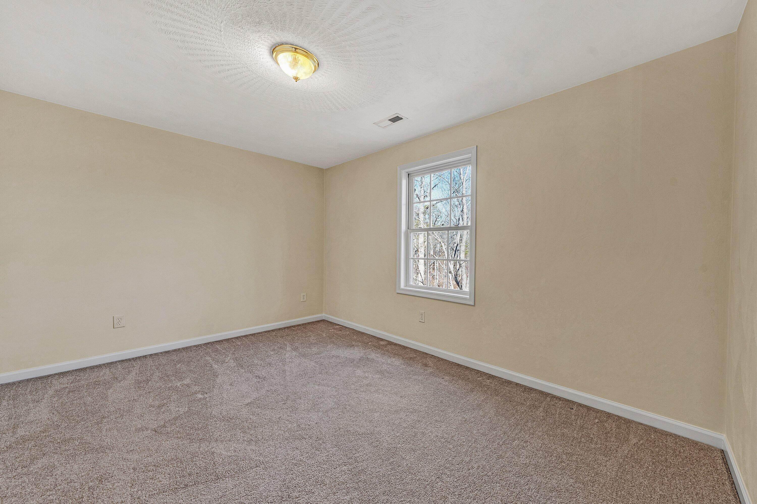 810 Gap Bridge Road Moneta, VA 24121 - Photo 26 of 50 810 Gap Bridge Primary bed photo 1