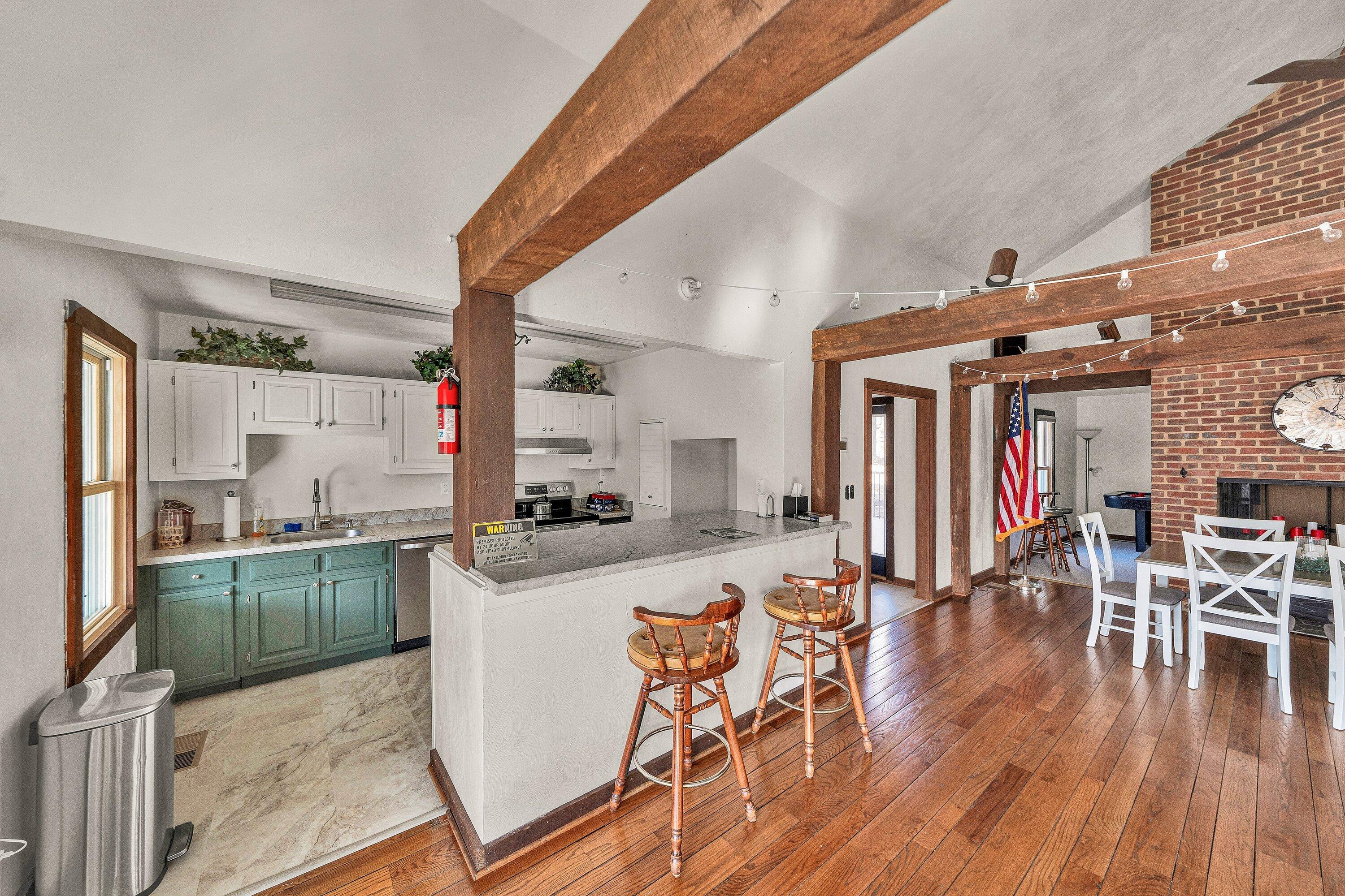 810 Gap Bridge Road Moneta, VA 24121 - Photo 34 of 50 Beechwood West Clubhouse community room