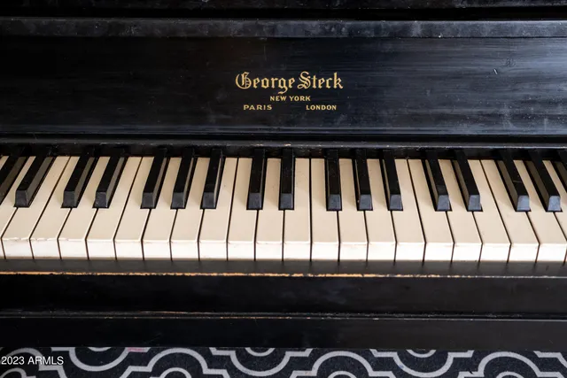 $5,500 | 7733 East Hubbell Street, Scottsdale, AZ 85257