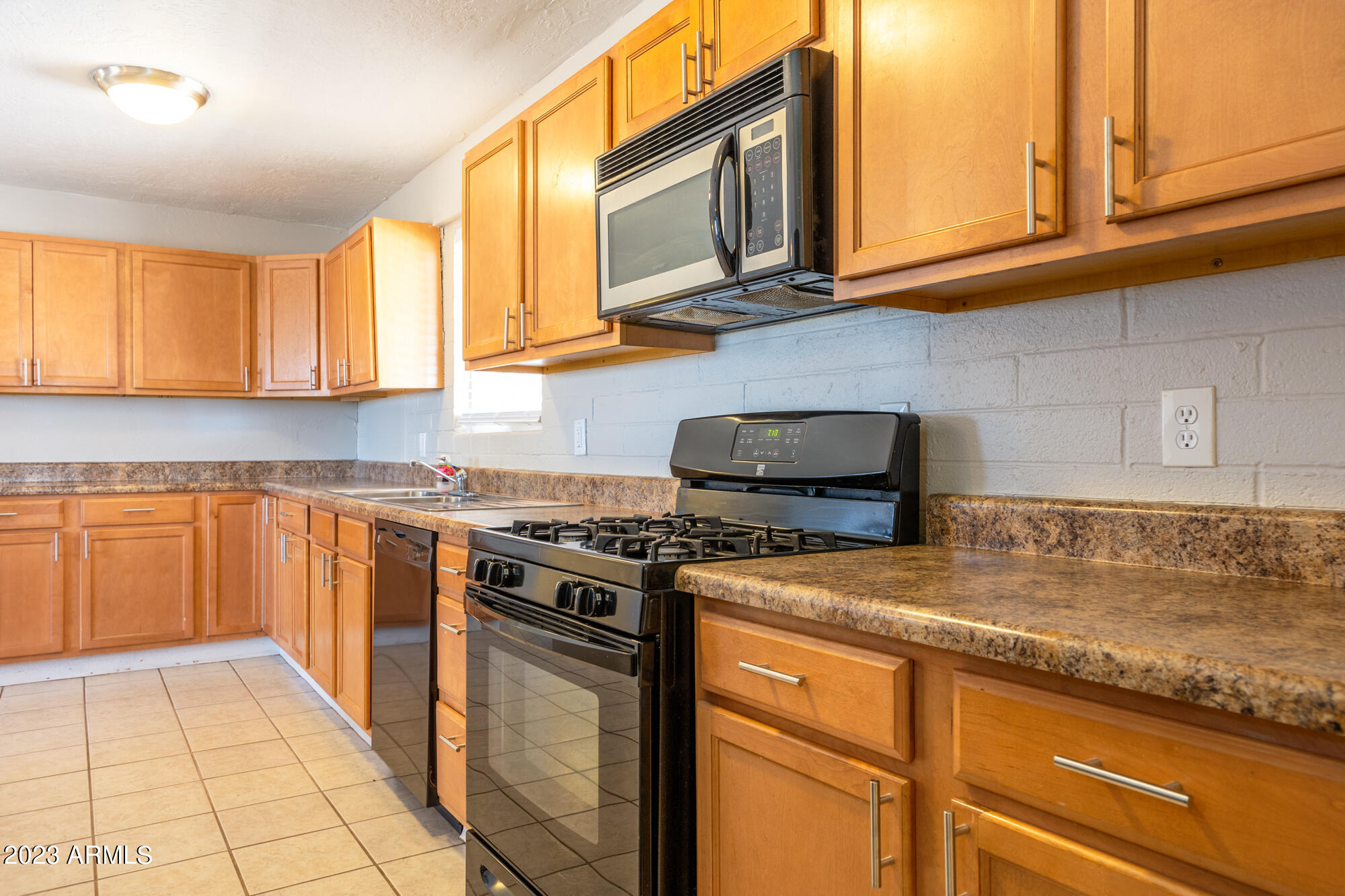 521 North Stanfield Road Stanfield, AZ 85172 - Photo 9 of 23 Kitchen View 2