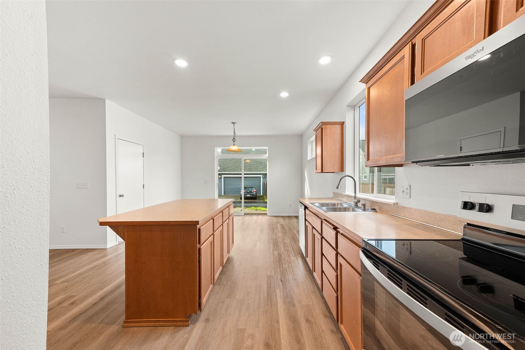 202 Hawk Avenue Southwest Orting, WA 98360 - Photo 11 of 33