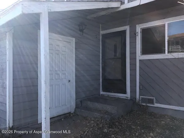 $1,100 | 1050 East 7th Street, Craig, CO 81625