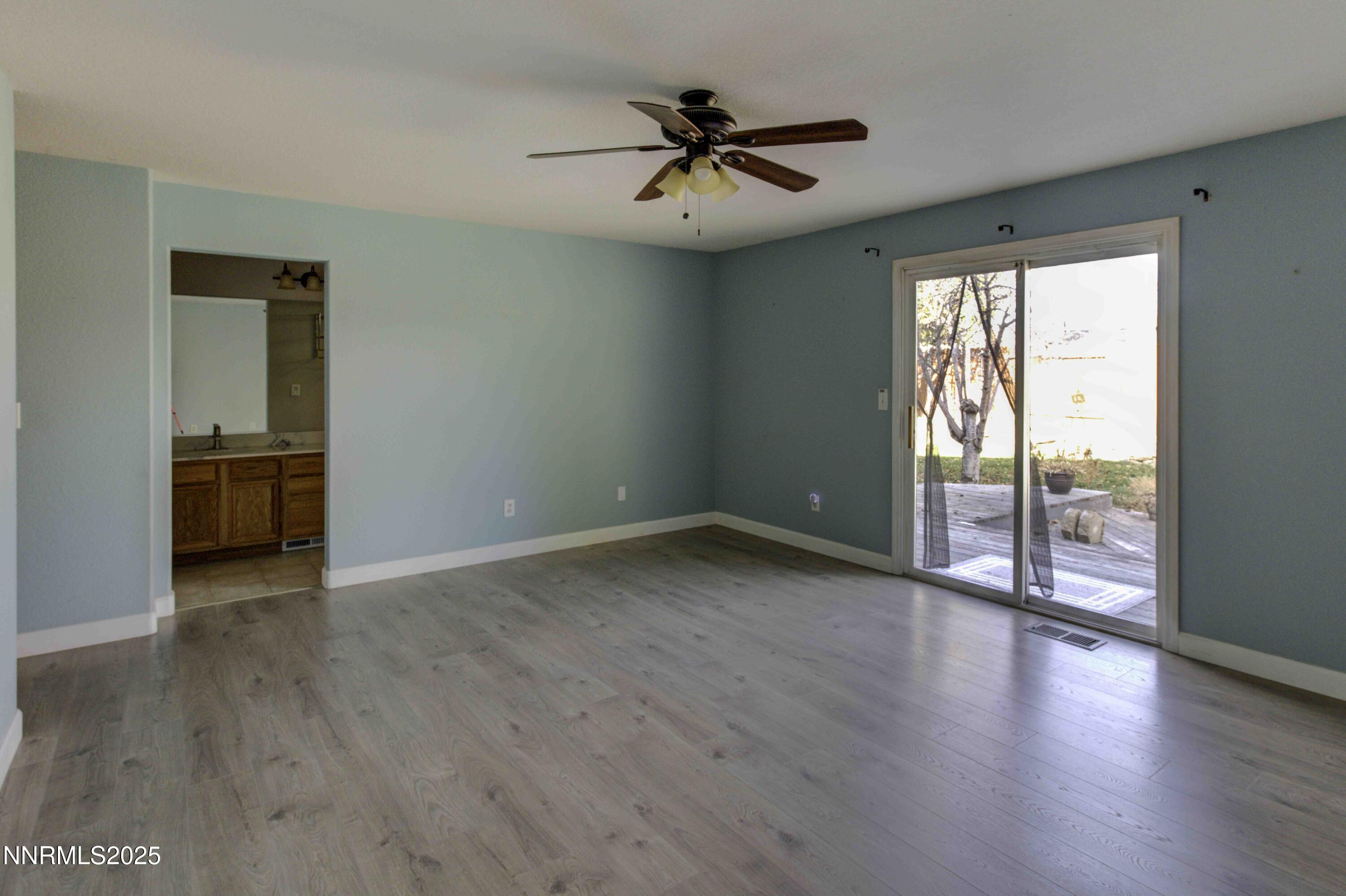 5559 Cornflower Court Sun Valley, NV 89433 - Photo 18 of 22 Cornflower interiors (17 of 21)