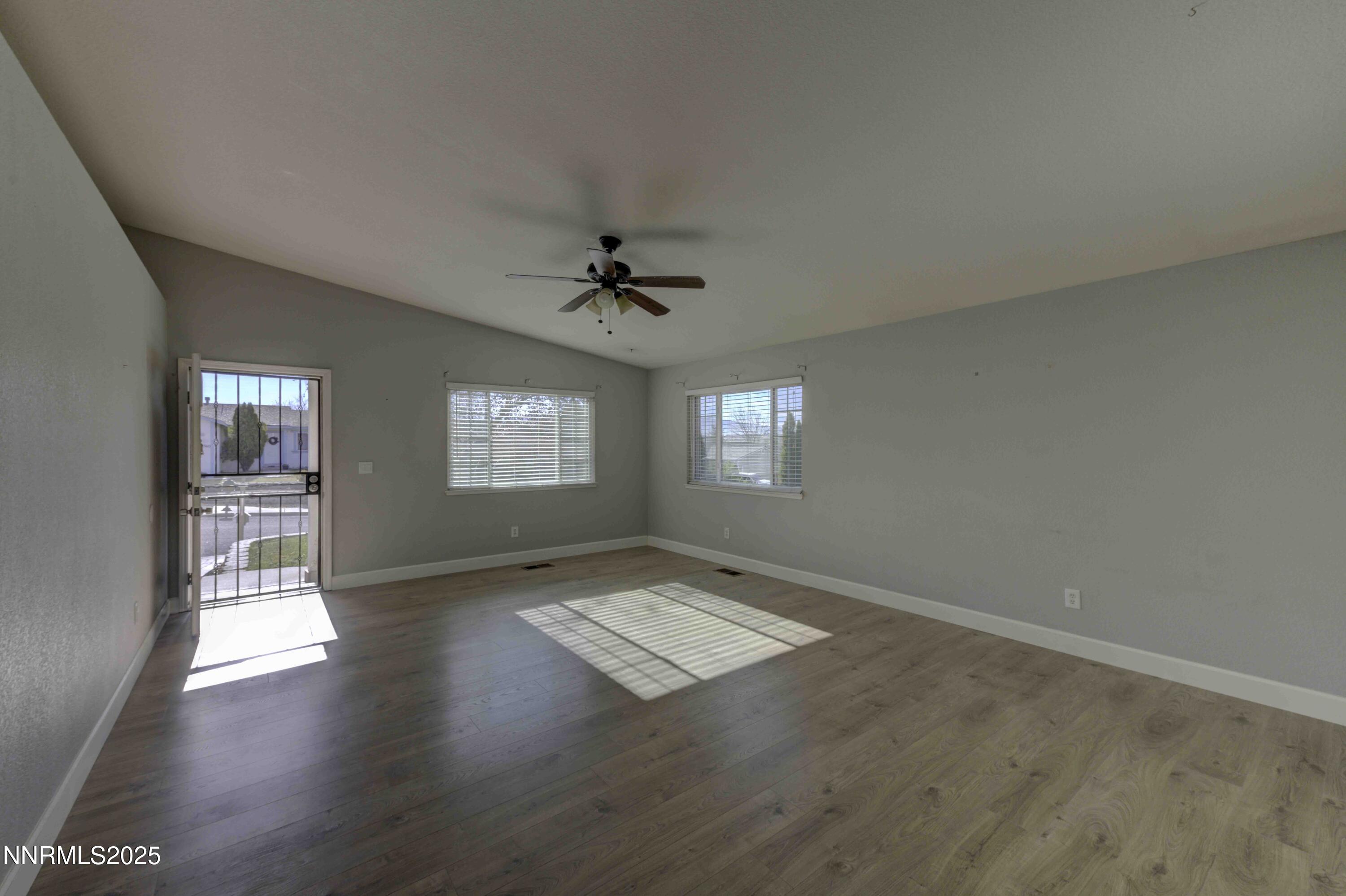 5559 Cornflower Court Sun Valley, NV 89433 - Photo 3 of 22 Cornflower interiors (2 of 21)