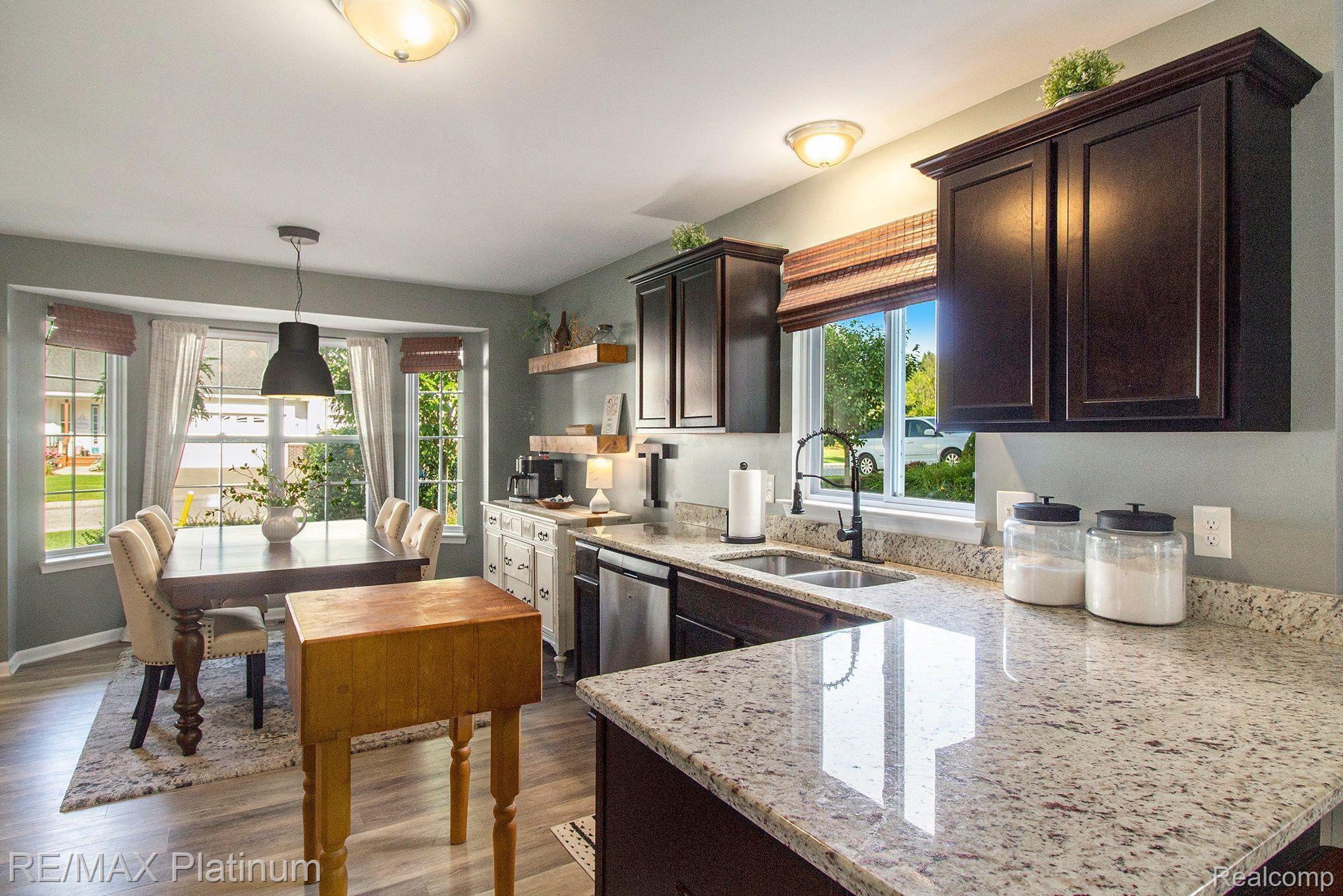 810 Nelson's Ridge Drive, Unit 25 Howell, MI 48843 - Photo 8 of 23 Gallery Image 8