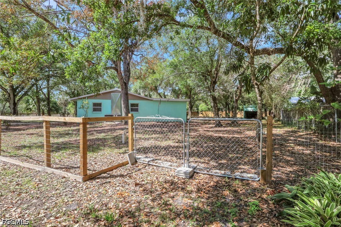 2431 Lippincott Road Alva, FL 33920 - Photo 32 of 43 Gallery Image 32