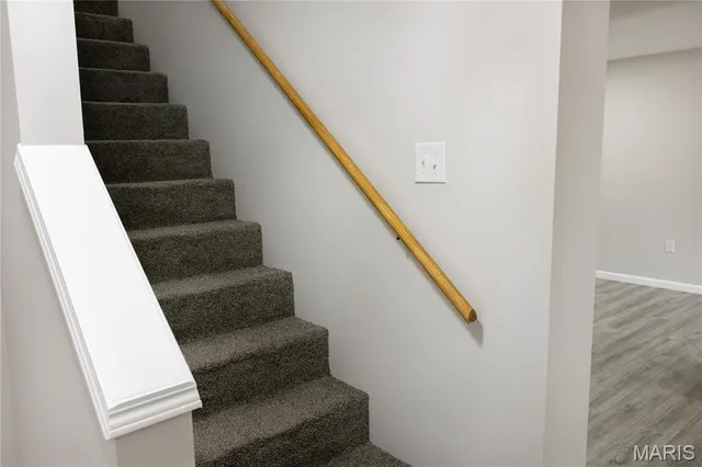 $279,900 | 24401 Trolley Lane, St. Robert, MO 65584