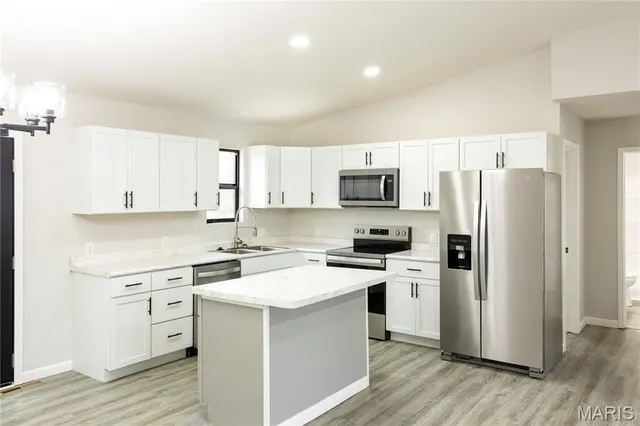 $279,900 | 24401 Trolley Lane, St. Robert, MO 65584