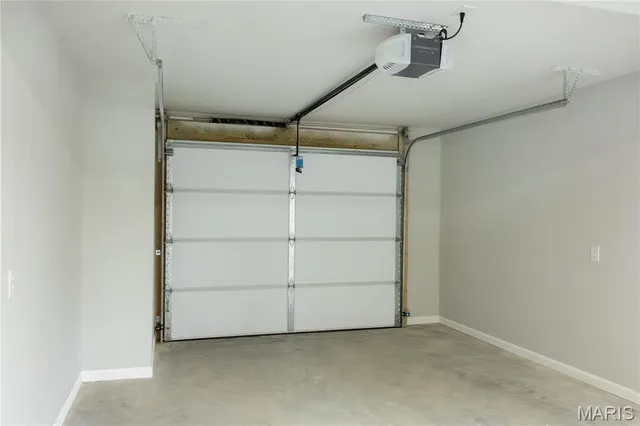 $279,900 | 24401 Trolley Lane, St. Robert, MO 65584