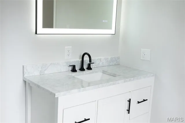 $279,900 | 24401 Trolley Lane, St. Robert, MO 65584