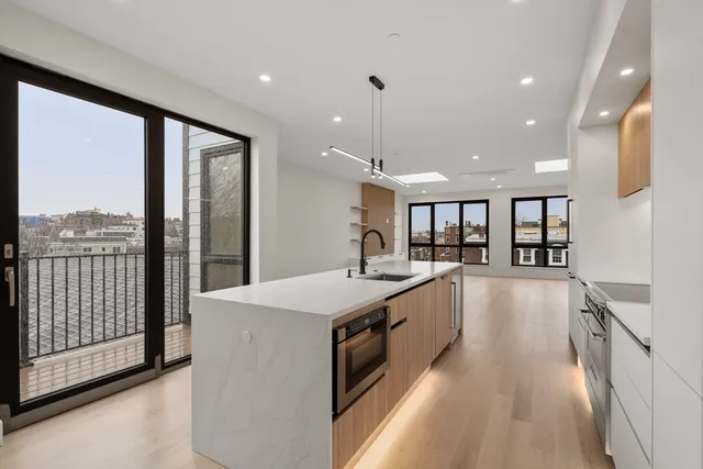 $6,500 | 152 West 3rd Street, Unit 1, Boston, MA 02127