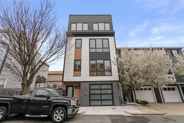 $6,500 | 152 West 3rd Street, Unit 1, Boston, MA 02127