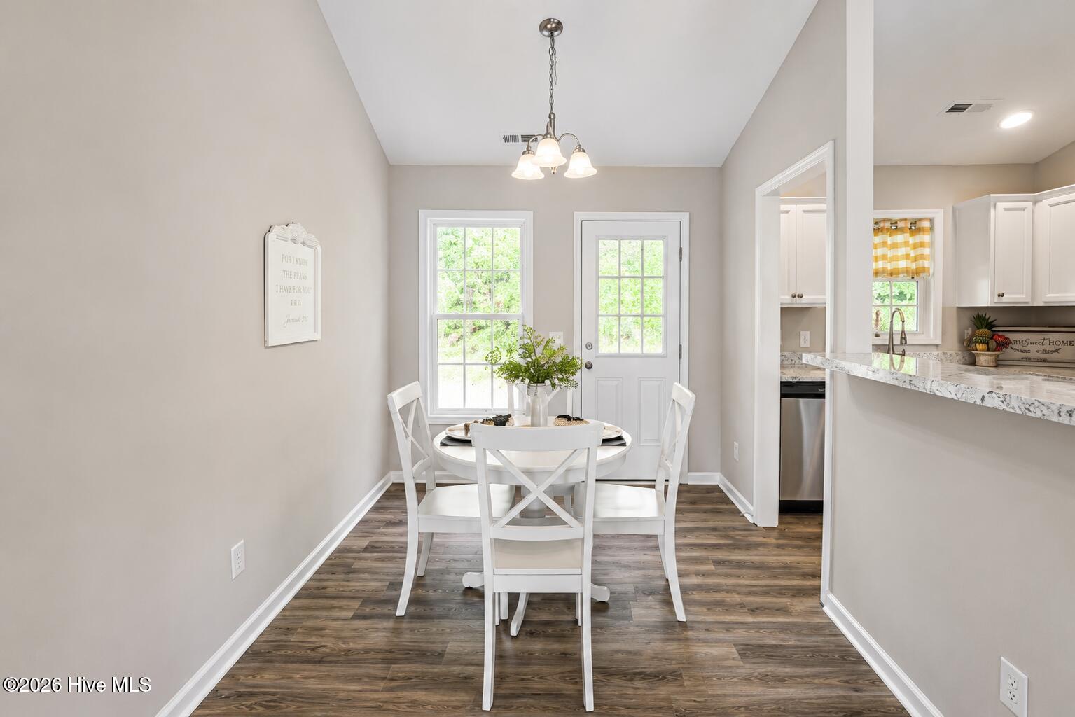 506 Southwest Ridge Drive Richlands, NC 28574 - Photo 10 of 38