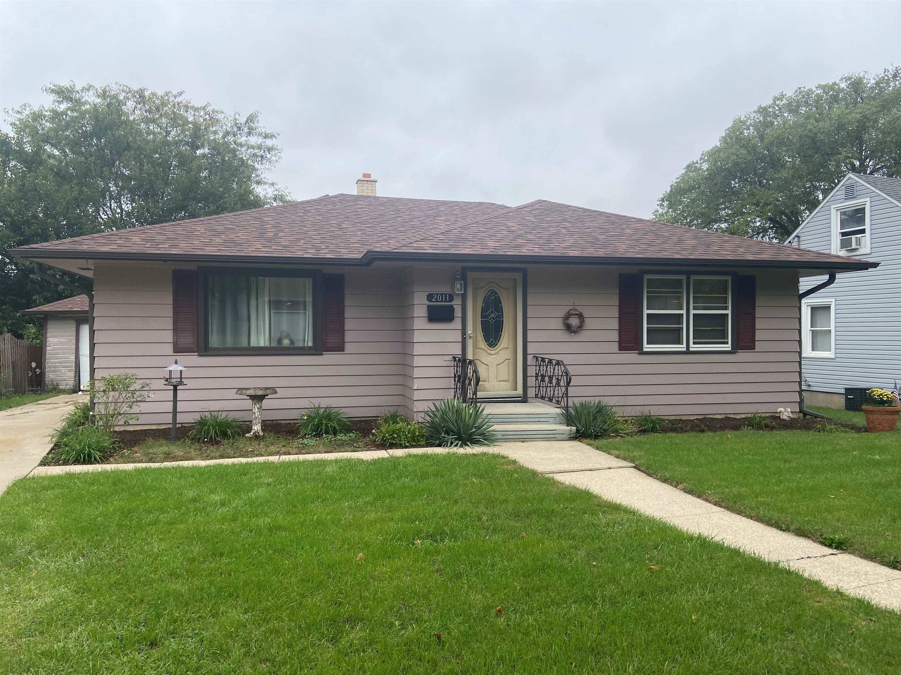 2011 Nebraska Road Rockford, IL 61108 - Photo 1 of 14 Gallery Image 1