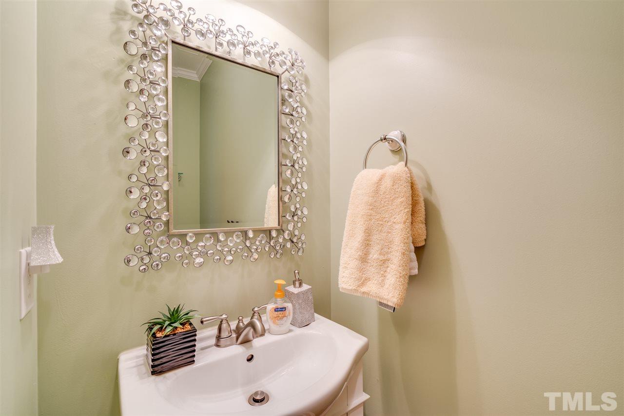 7228 Ridgeline Drive Raleigh, NC 27613 - Photo 13 of 30