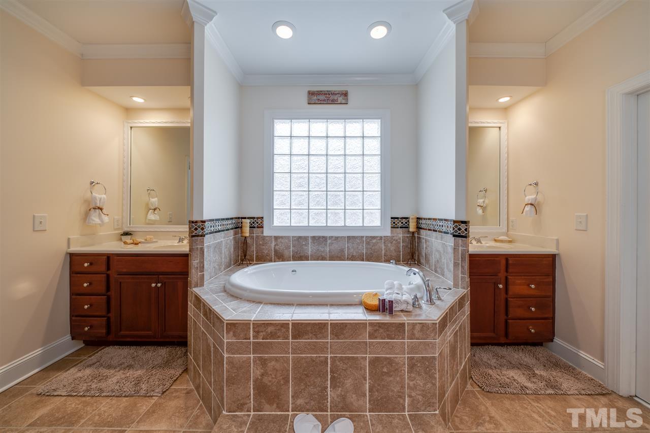 7228 Ridgeline Drive Raleigh, NC 27613 - Photo 16 of 30