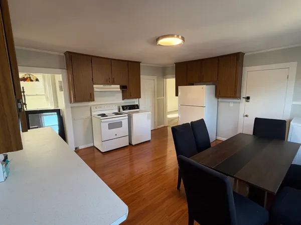 $1,850 | 184 1/2 North Street, Unit 2, Salem, MA 01970