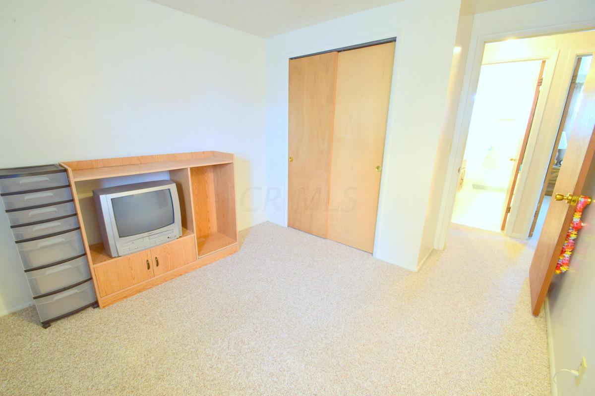 3960 Briggs Road Columbus, OH 43228 - Photo 12 of 26 Gallery Image 12