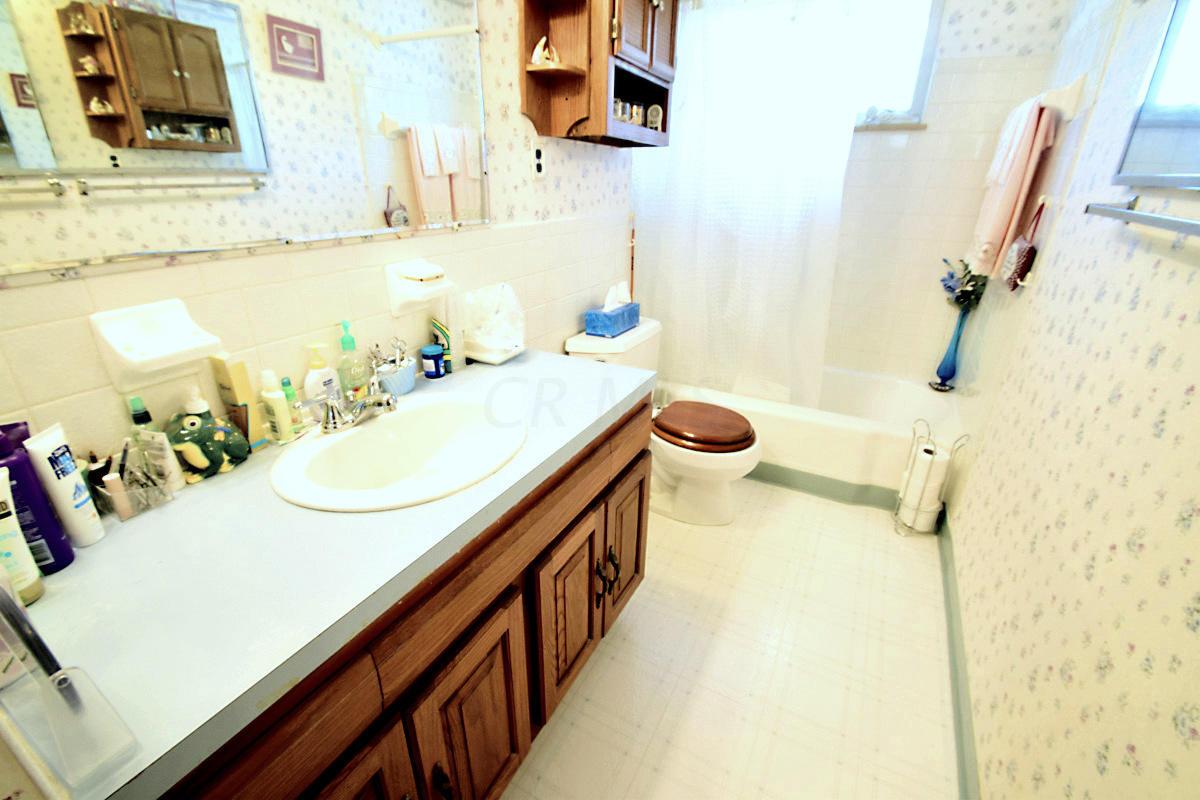3960 Briggs Road Columbus, OH 43228 - Photo 13 of 26 Gallery Image 13