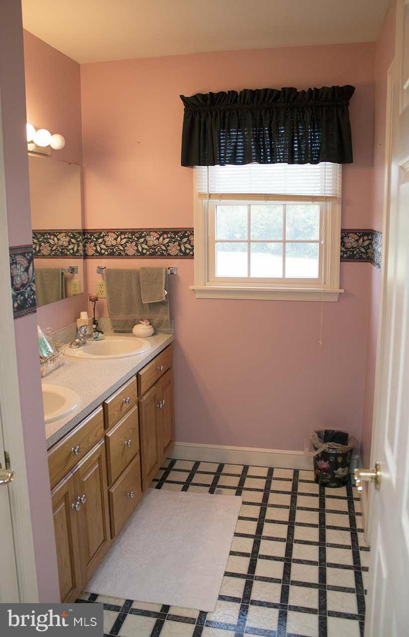 12113 Itnyre Road Smithsburg, MD 21783 - Photo 14 of 24 Bath