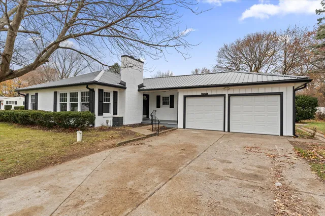 $259,900 | 27644 East Fawn River Road, Sturgis, MI 49091