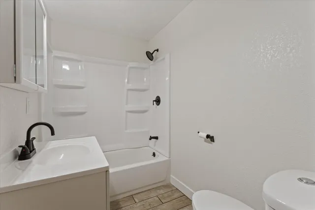 $259,900 | 27644 East Fawn River Road, Sturgis, MI 49091