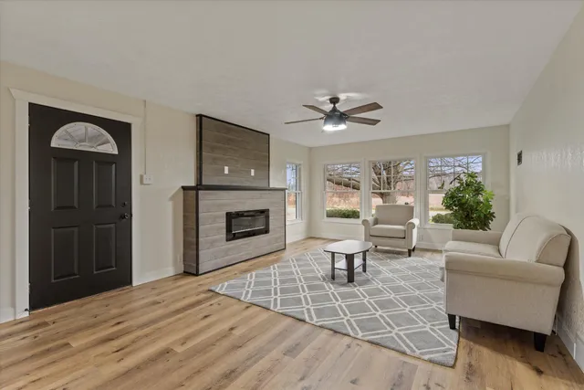 $259,900 | 27644 East Fawn River Road, Sturgis, MI 49091