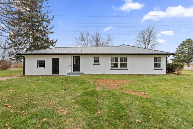 $259,900 | 27644 East Fawn River Road, Sturgis, MI 49091